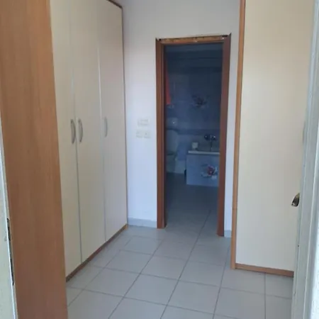 Apartma Ru דירה *